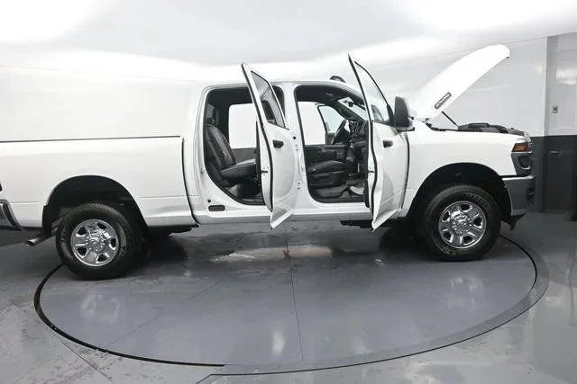 New 2026 Bright White Clear-Coat Exterior Paint RAM TRADESMAN image 37