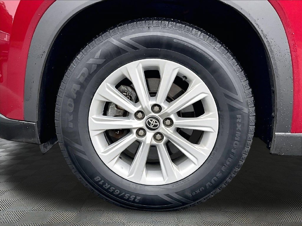 Used 2025 Red Toyota XLE image 7