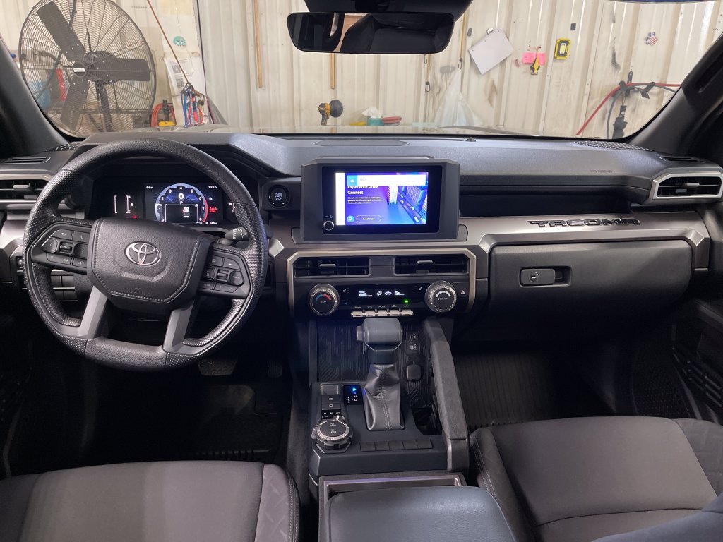 Used 2025  Toyota SR5 image 17