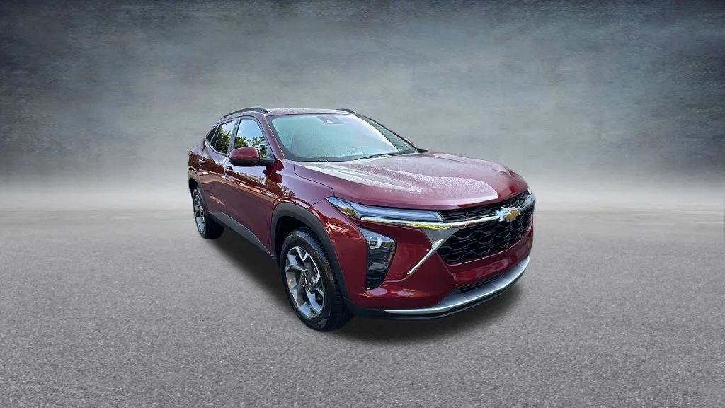 Used 2025 Red Chevrolet LT image 2
