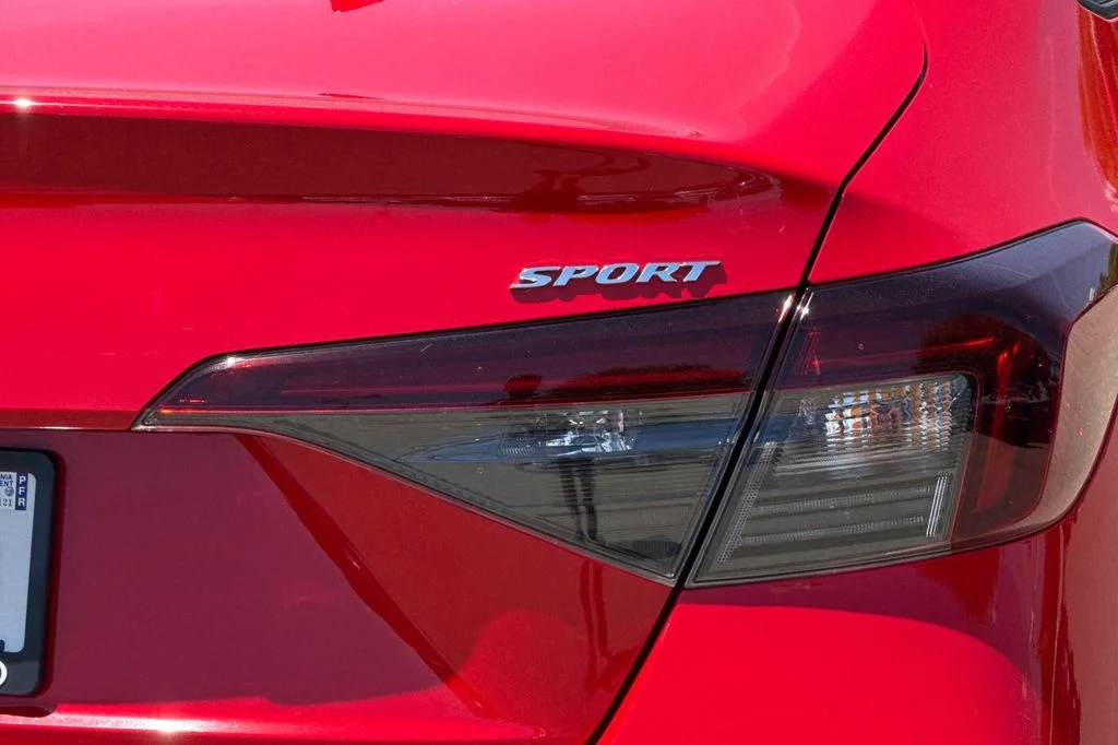 Used 2025  Honda Sport image 29
