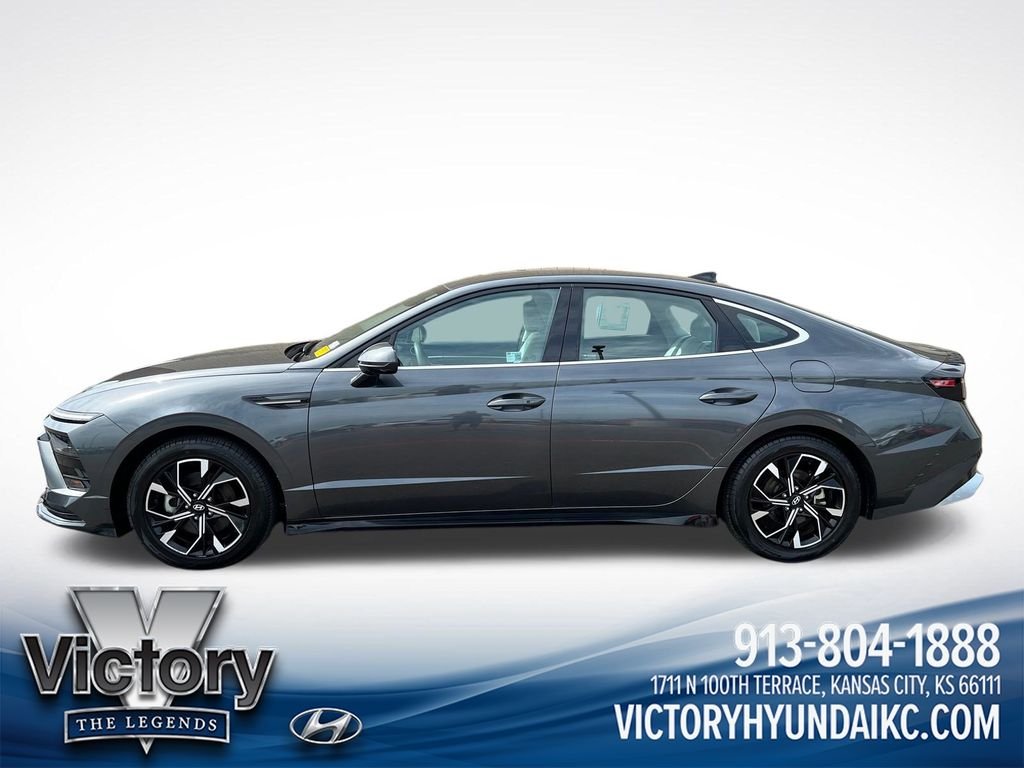Used 2025 Gray Hyundai SEL image 2