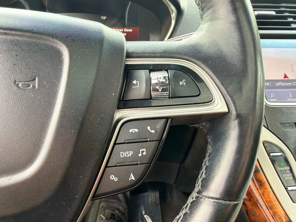 Used 2020 Blue Lincoln Reserve image 28