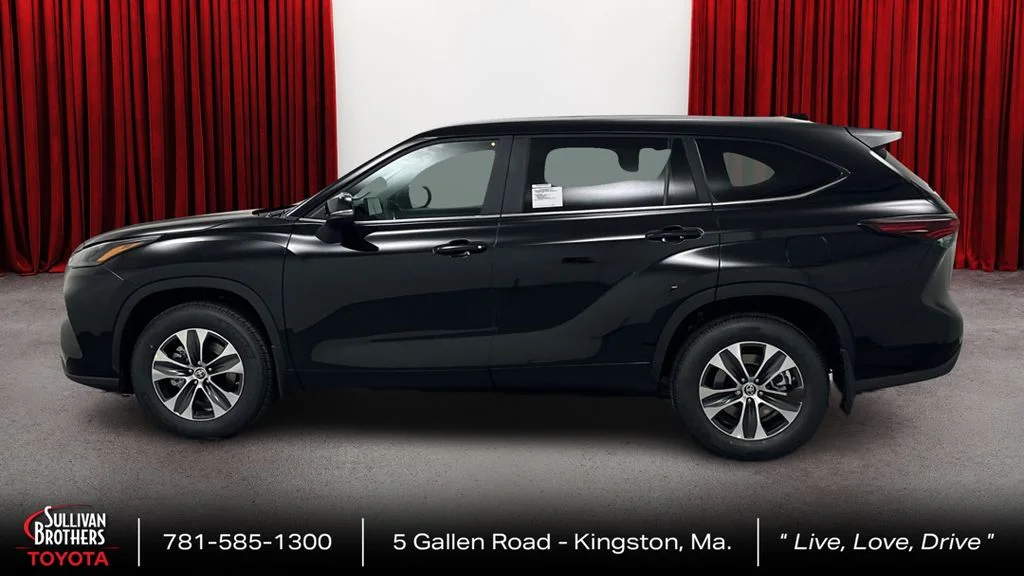 Used 2024 Black Toyota XLE image 8