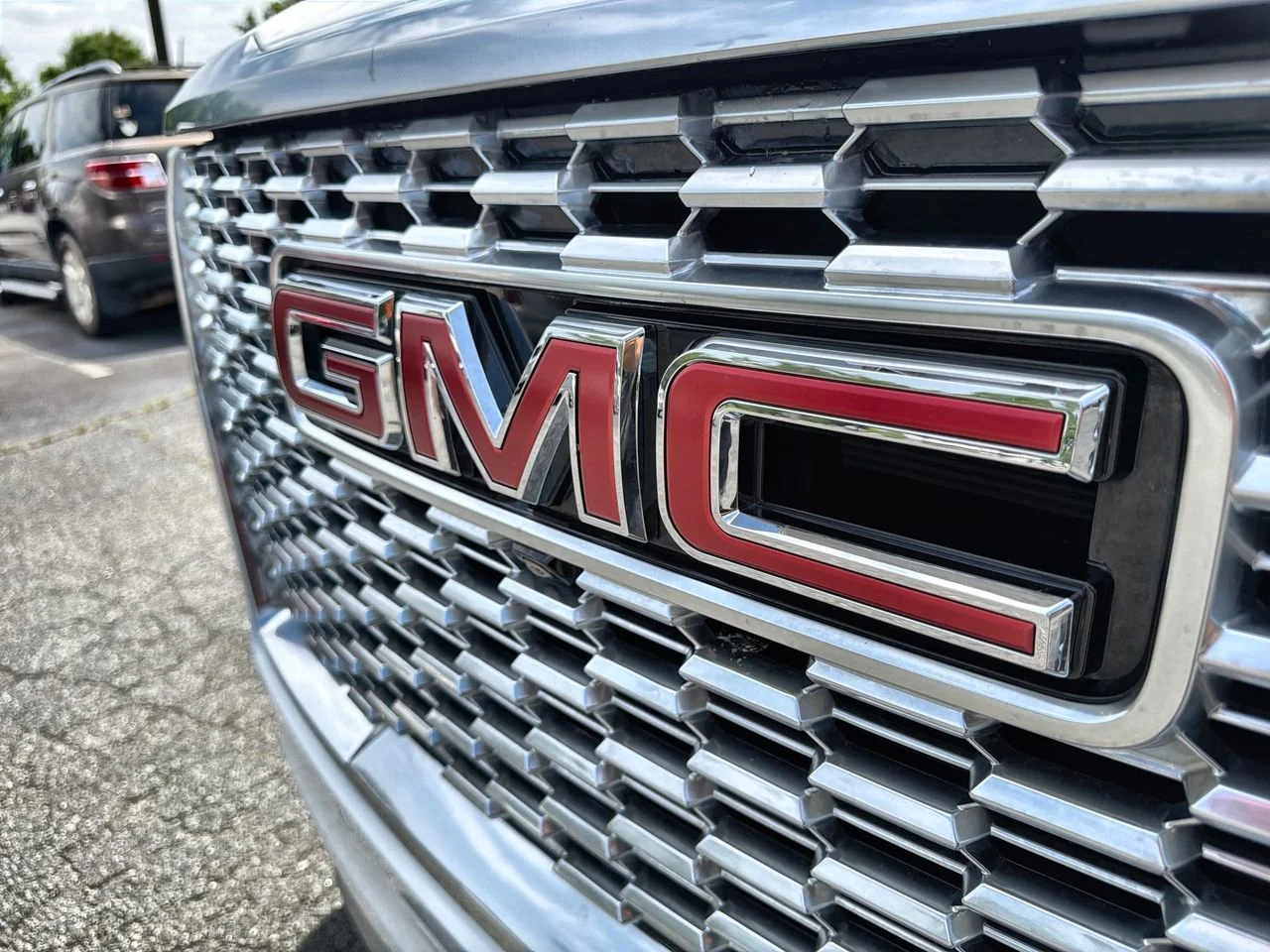 Used 2023 Summit White GMC Denali image 26