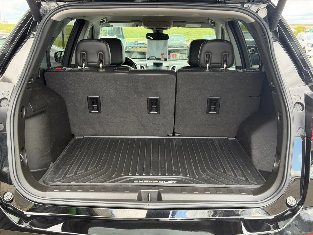 Used 2020 Black Chevrolet Premier image 9