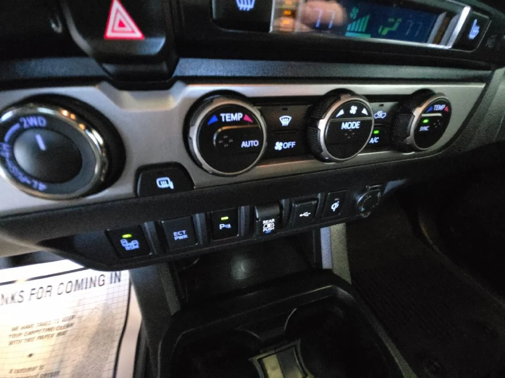 Used 2022 Gray Toyota Limited image 23