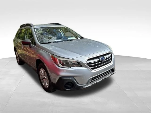 Used 2018 Silver Subaru 2.5i image 4