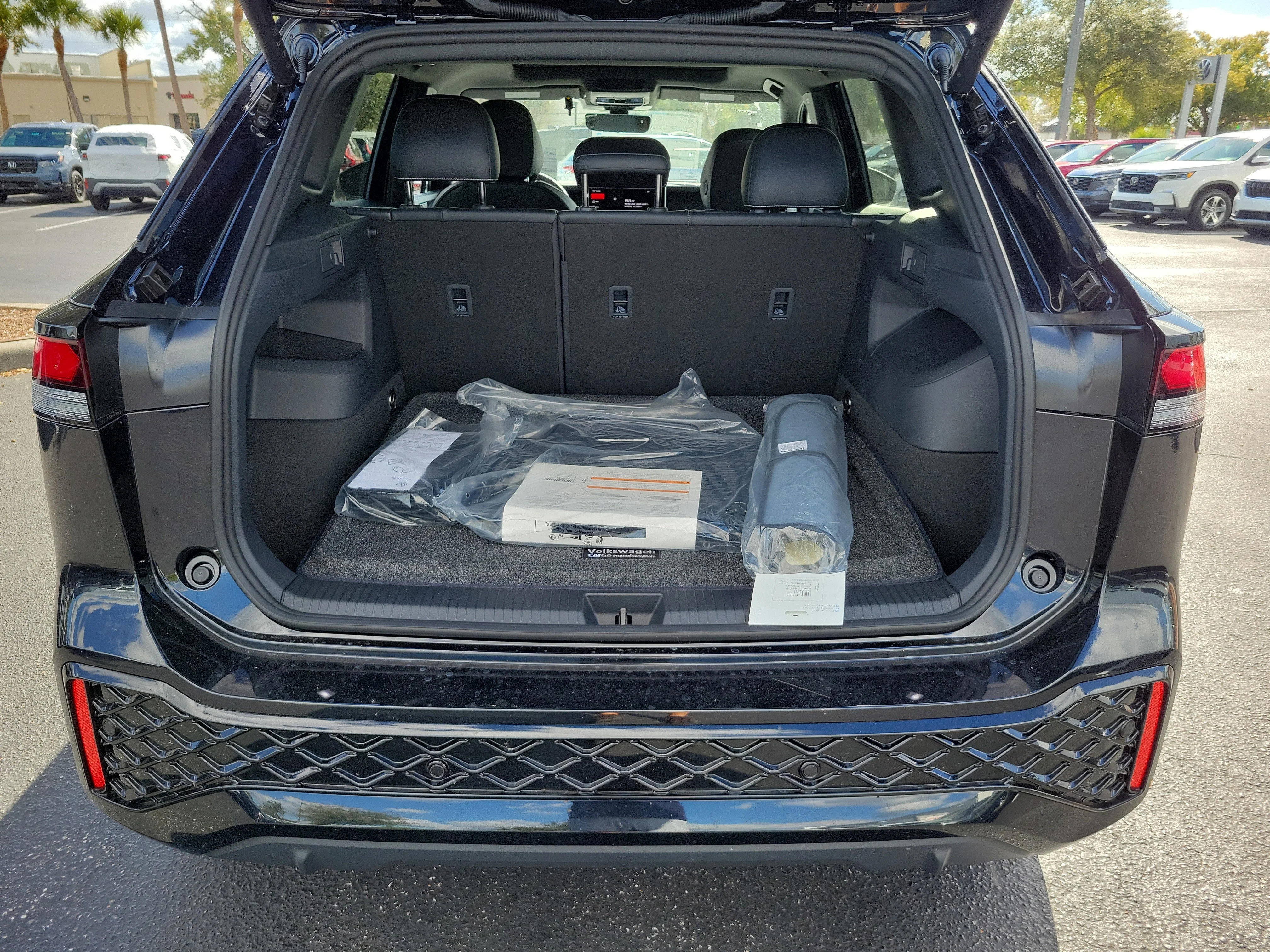 2026 Volkswagen Tiguan SE R-LINE BLACK - Photo 13