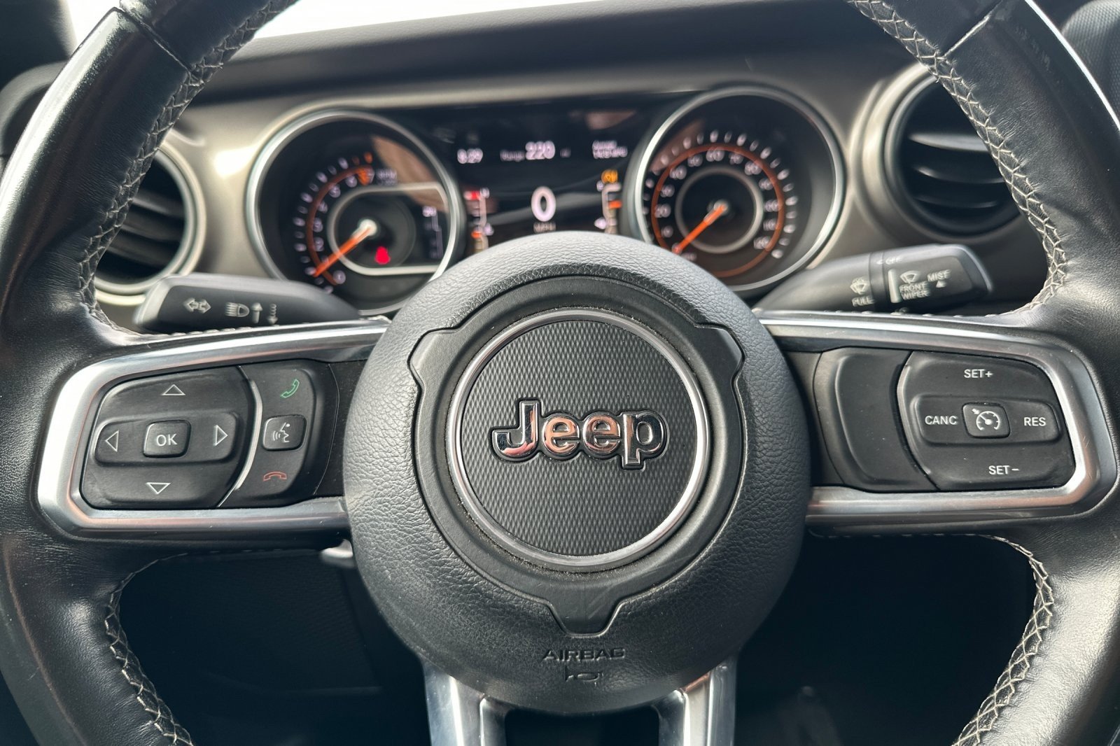 Used 2020 BLACK Jeep Sport S image 21