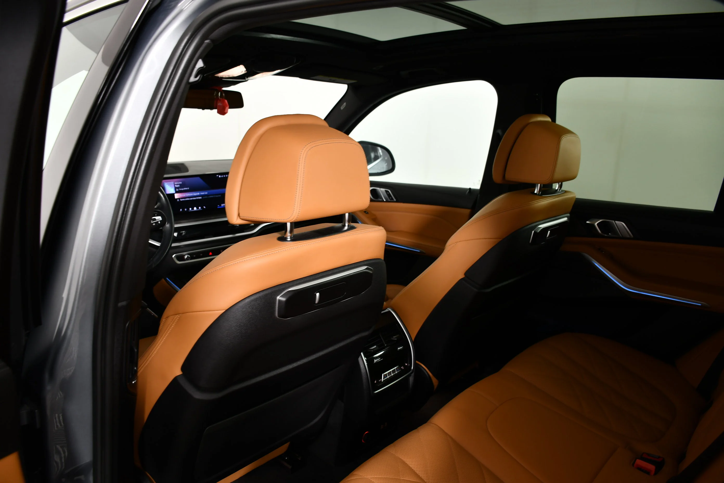 Used 2024 Skyscraper Grey Metallic BMW xDrive40i image 47