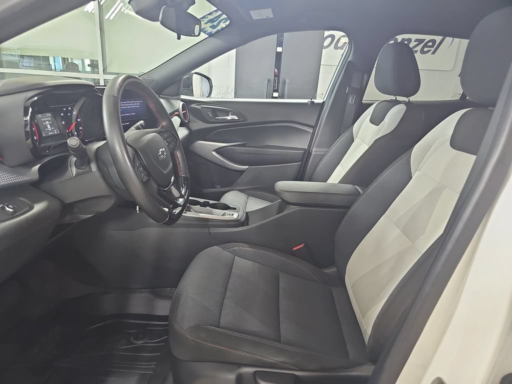 Certified Used 2024 Summit White Chevrolet 1RS image 18