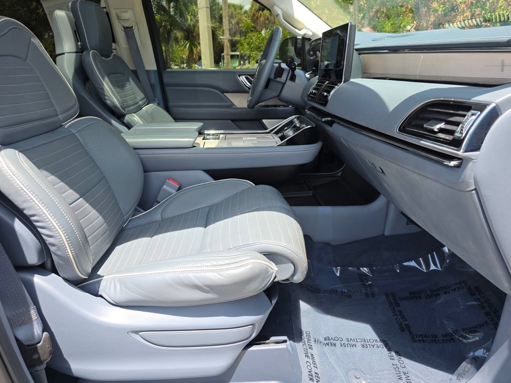 Used 2022 Crystal Blue Metallic Lincoln Black Label image 15