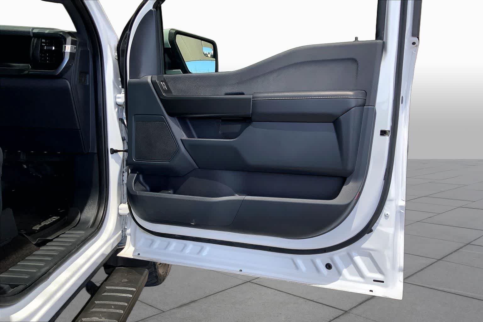 Used 2022 Oxford White Ford XL image 23