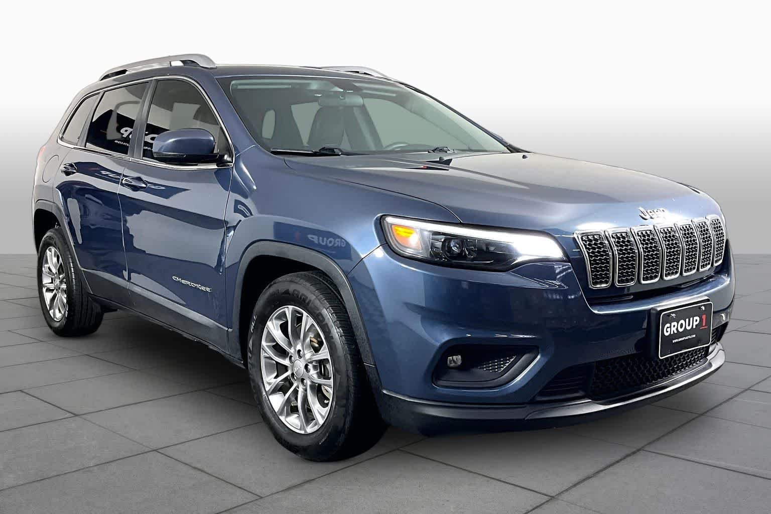 Used 2020 Slate Blue Pearlcoat Jeep Latitude Plus image 5
