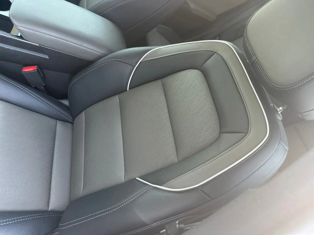 Used 2025 Green Chevrolet LT image 4