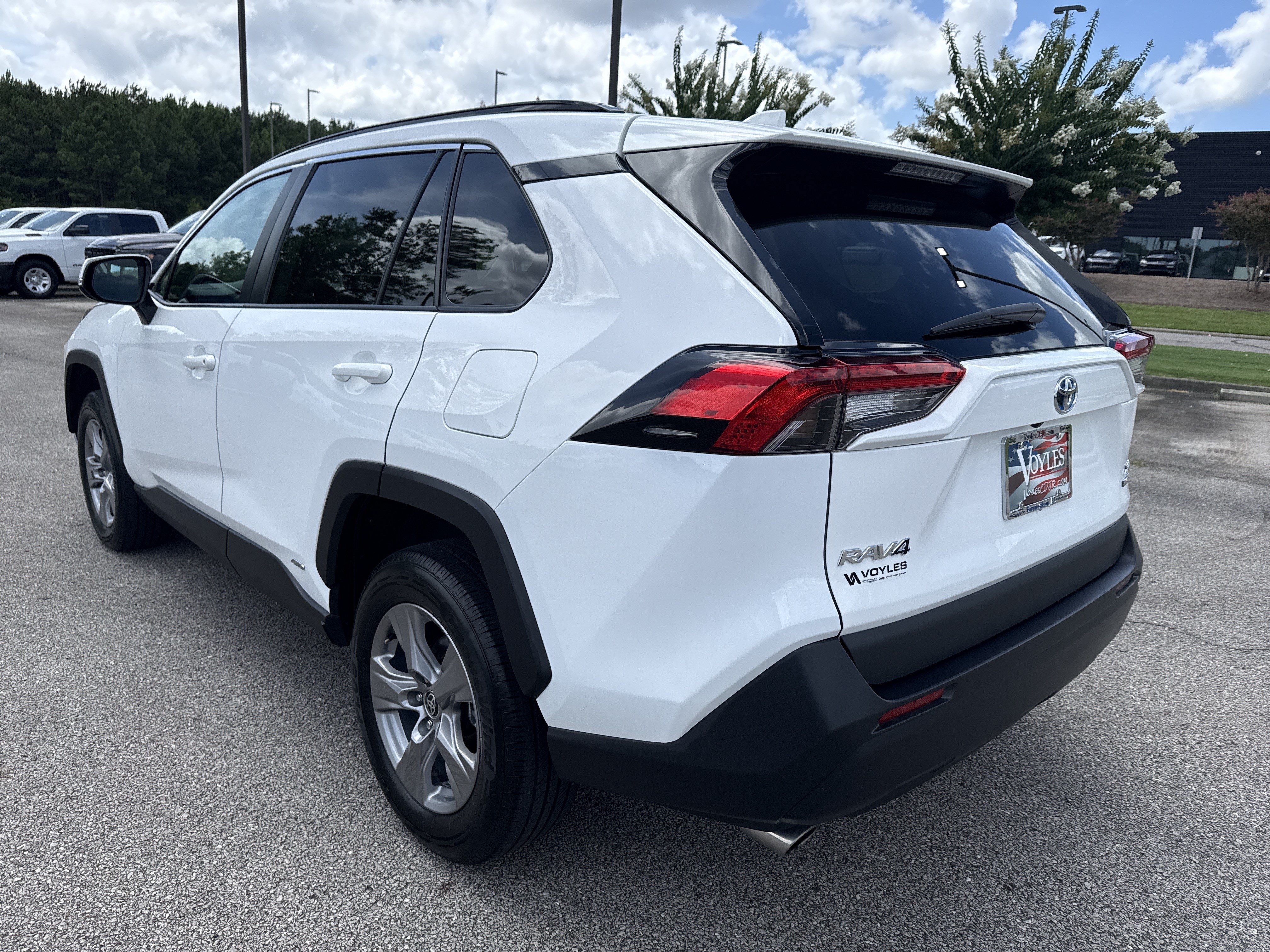 Used 2024 White Toyota Hybrid XLE image 5
