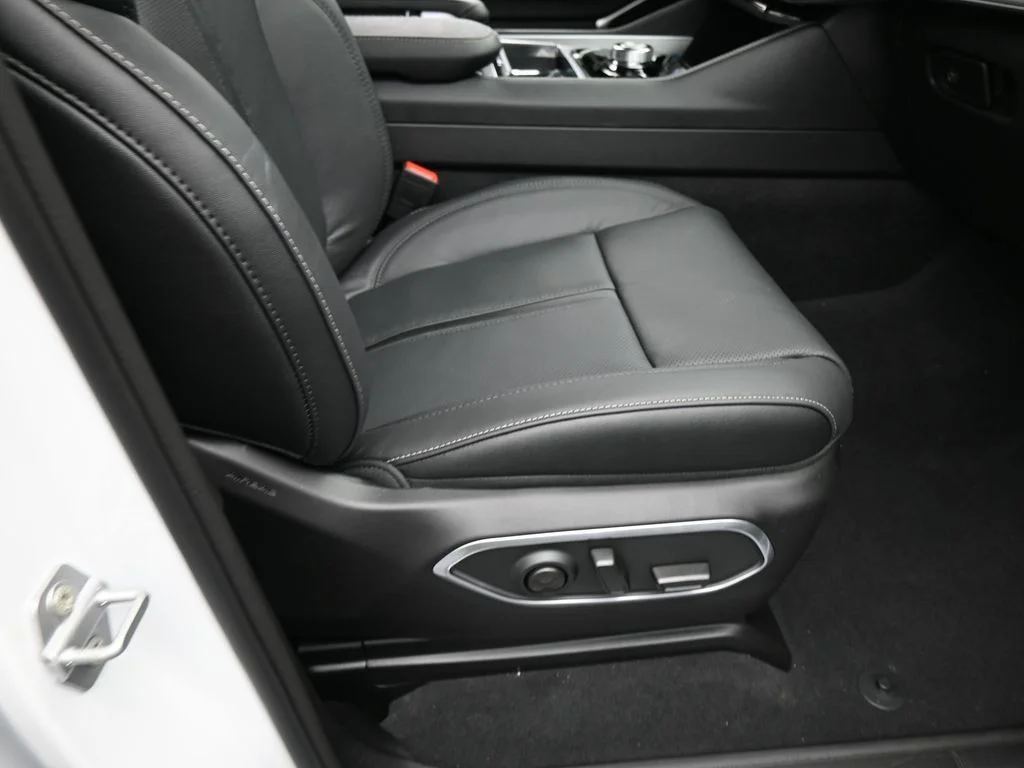 New 2026 Bright White Clearcoat Jeep Limited Altitude image 40
