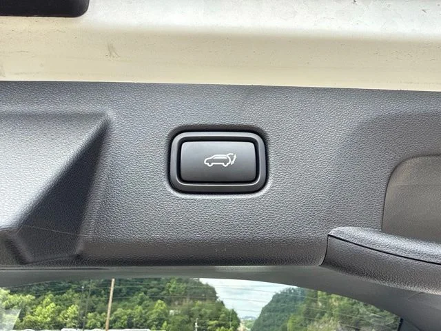 Used 2026 White Hyundai SEL image 21
