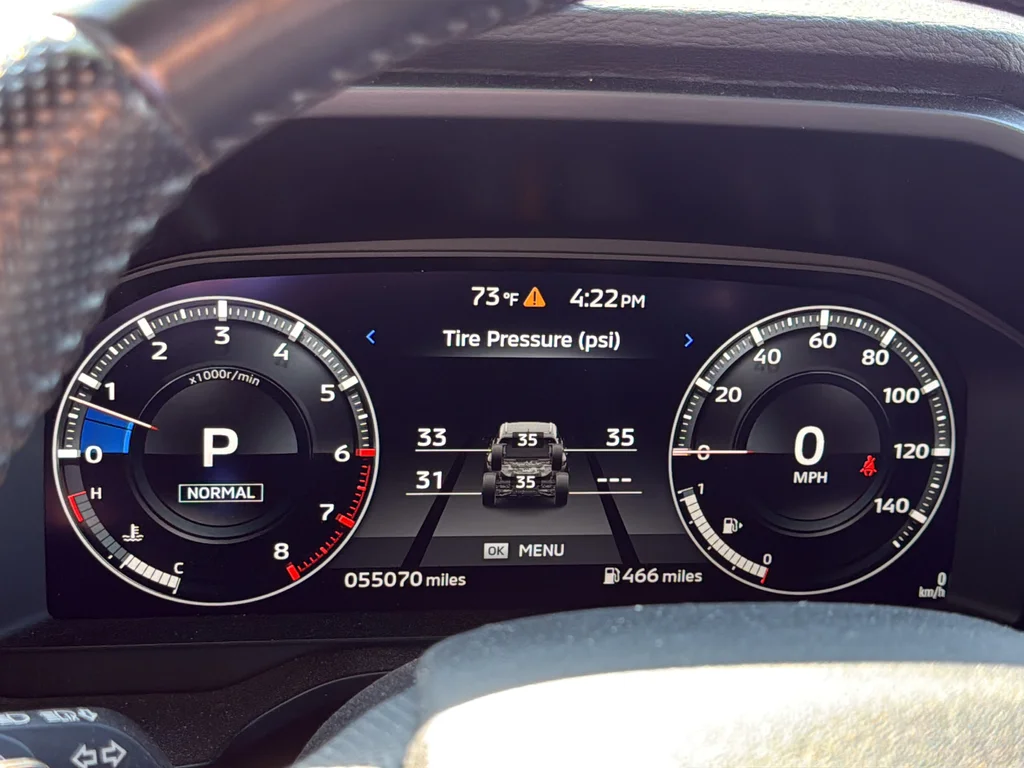 Used 2024  Mitsubishi SE Black Edition image 37