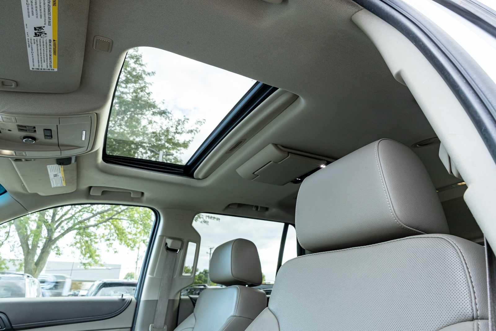 Used 2016 Summit White GMC SLT image 27