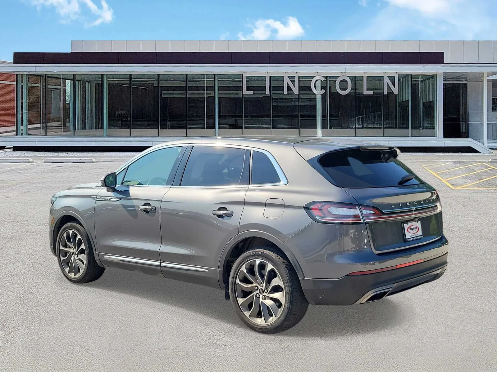 Used 2023 Gray Lincoln Reserve image 4