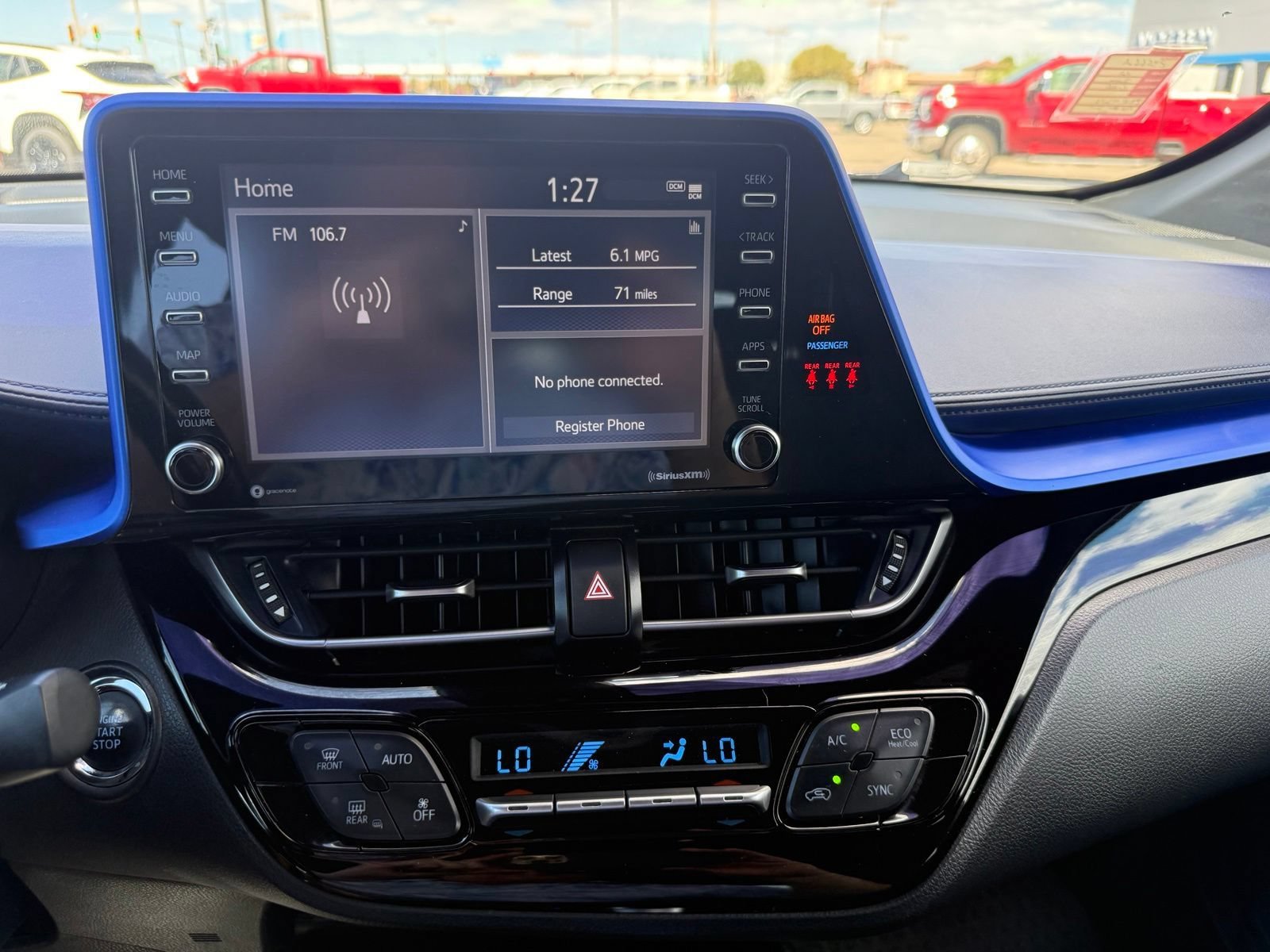 2022 Toyota C-HR XLE - Photo 22