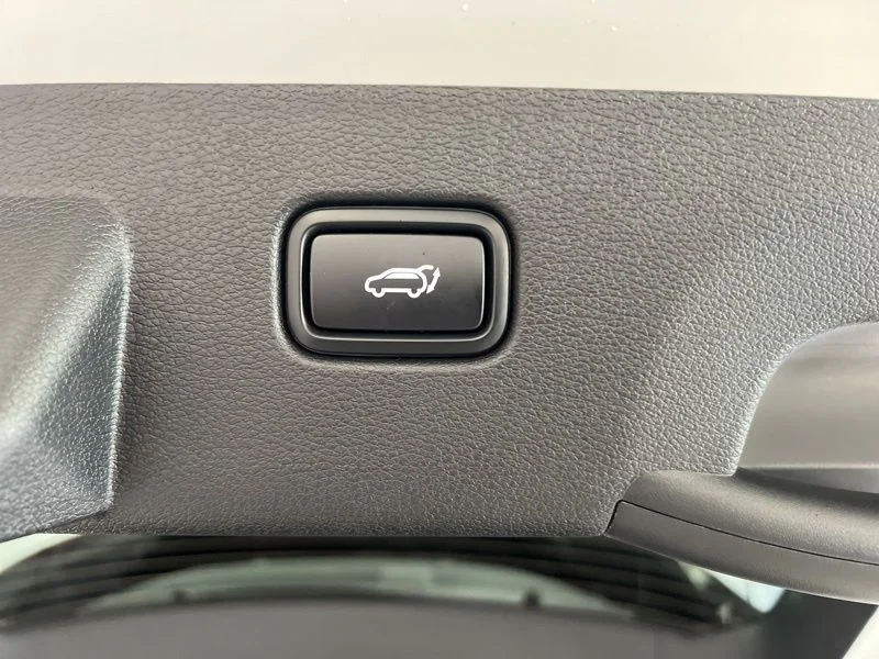 Used 2026 White Kia SX-Prestige image 9