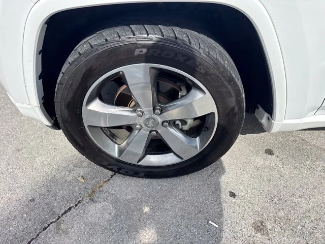 Used 2015 White Jeep Overland image 17