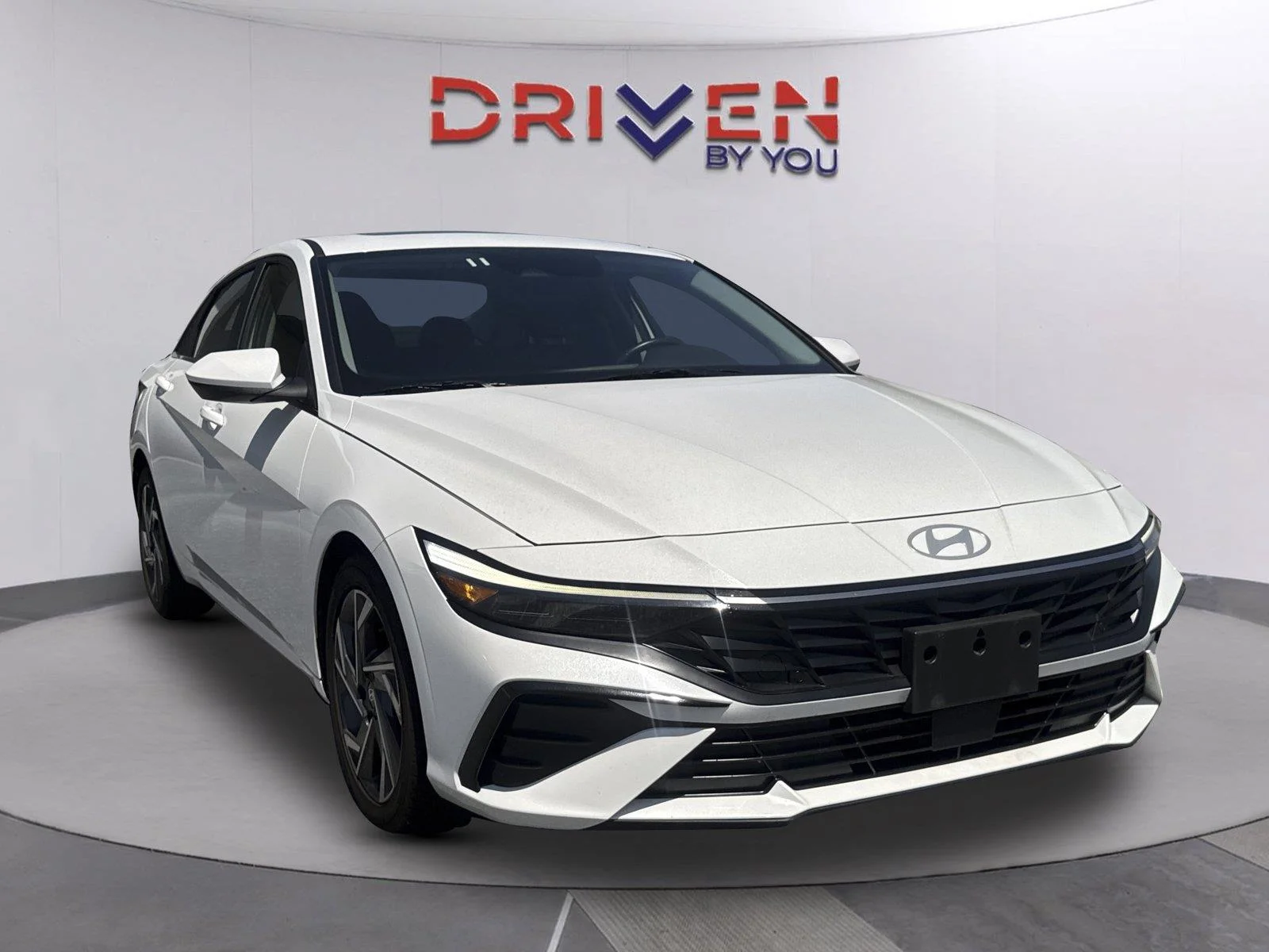 Used 2025 Serenity White Hyundai SEL Convenience image 2