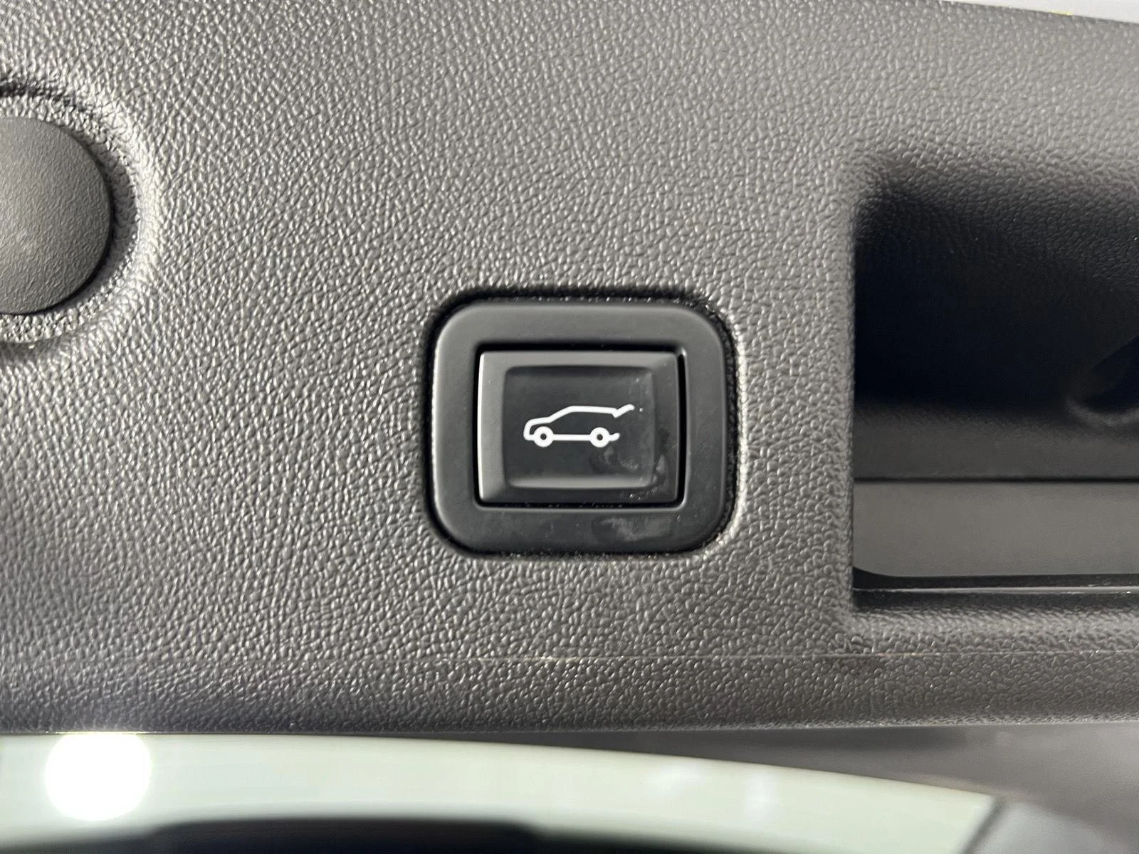 Used 2022 Summit White Chevrolet LT image 21