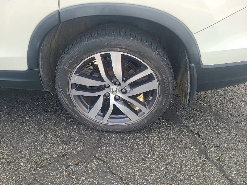 Used 2017 White Honda Touring image 9