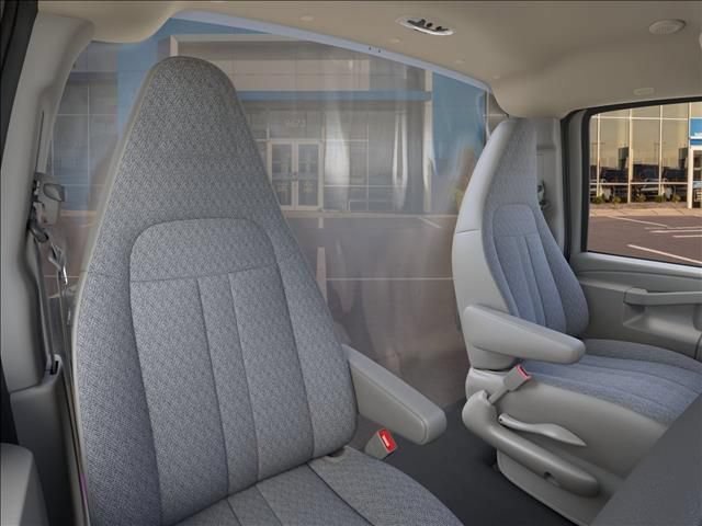 New 2026 Summit White Chevrolet 1WT image 16
