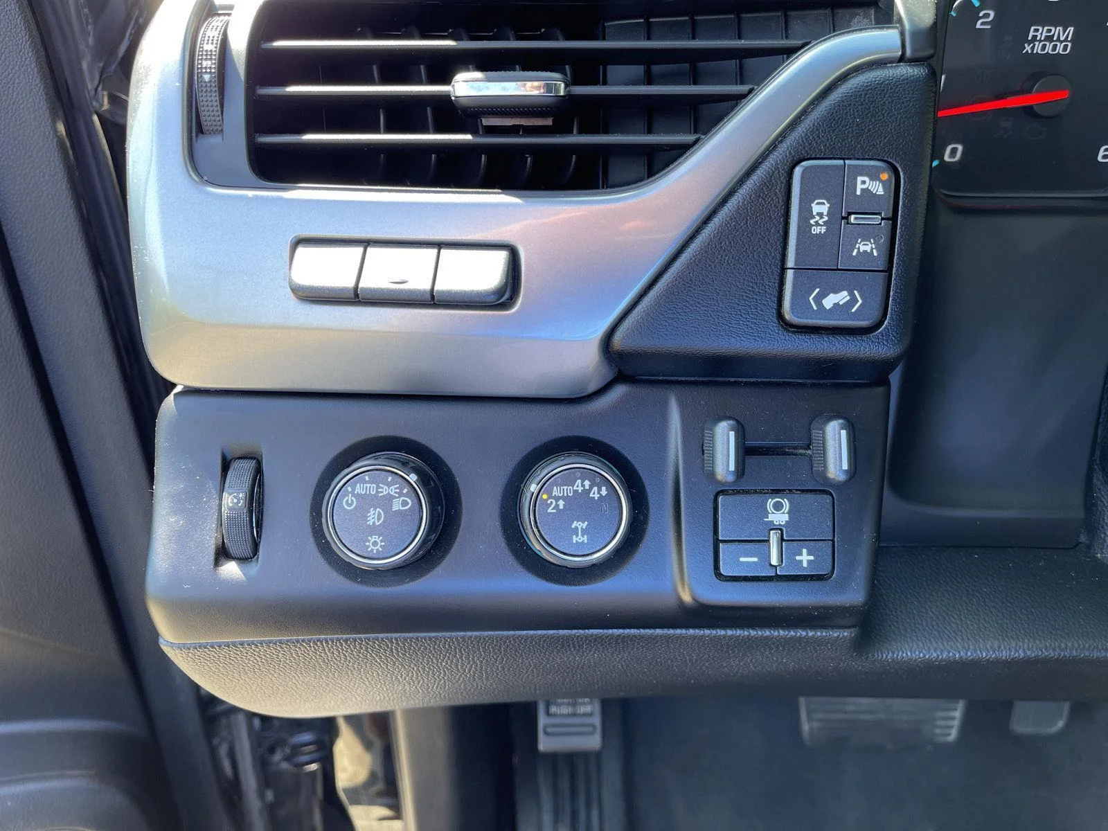 Used 2020 Black Chevrolet Premier image 19