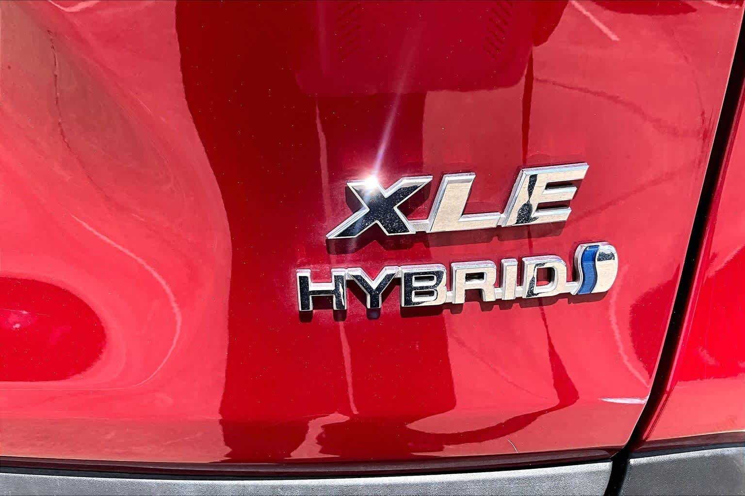 Used 2024 Ruby Flare Pearl Toyota Hybrid XLE image 10