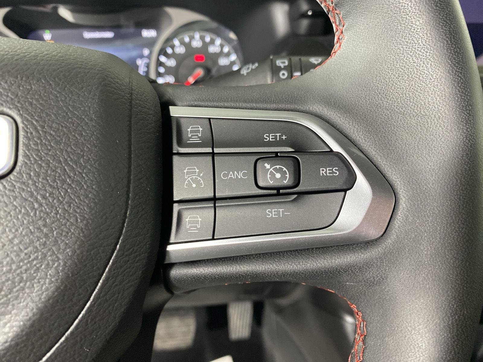 Used 2023 Sting-Gray Clearcoat Jeep Trailhawk image 25