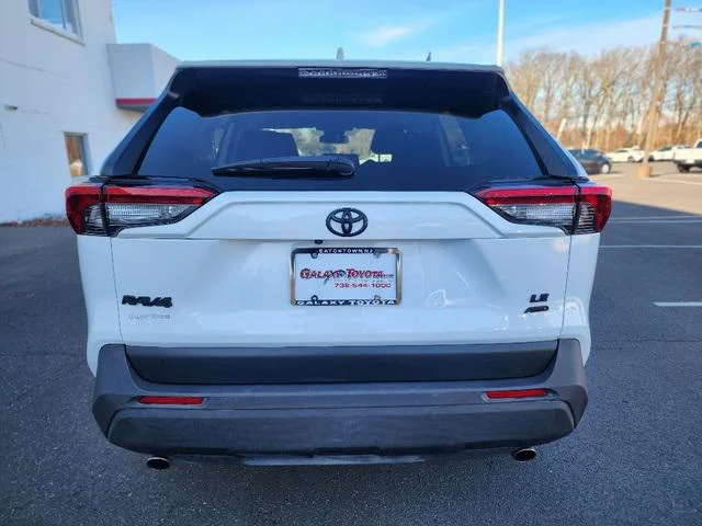 2023 Toyota RAV4 LE - Photo 6