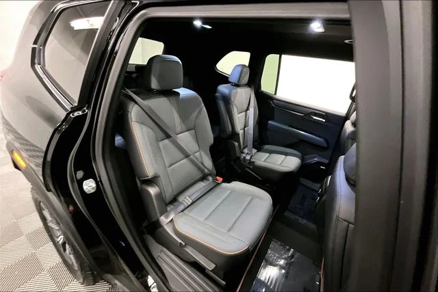 Used 2025 Ebony Twilight Metallic GMC AT4 image 25