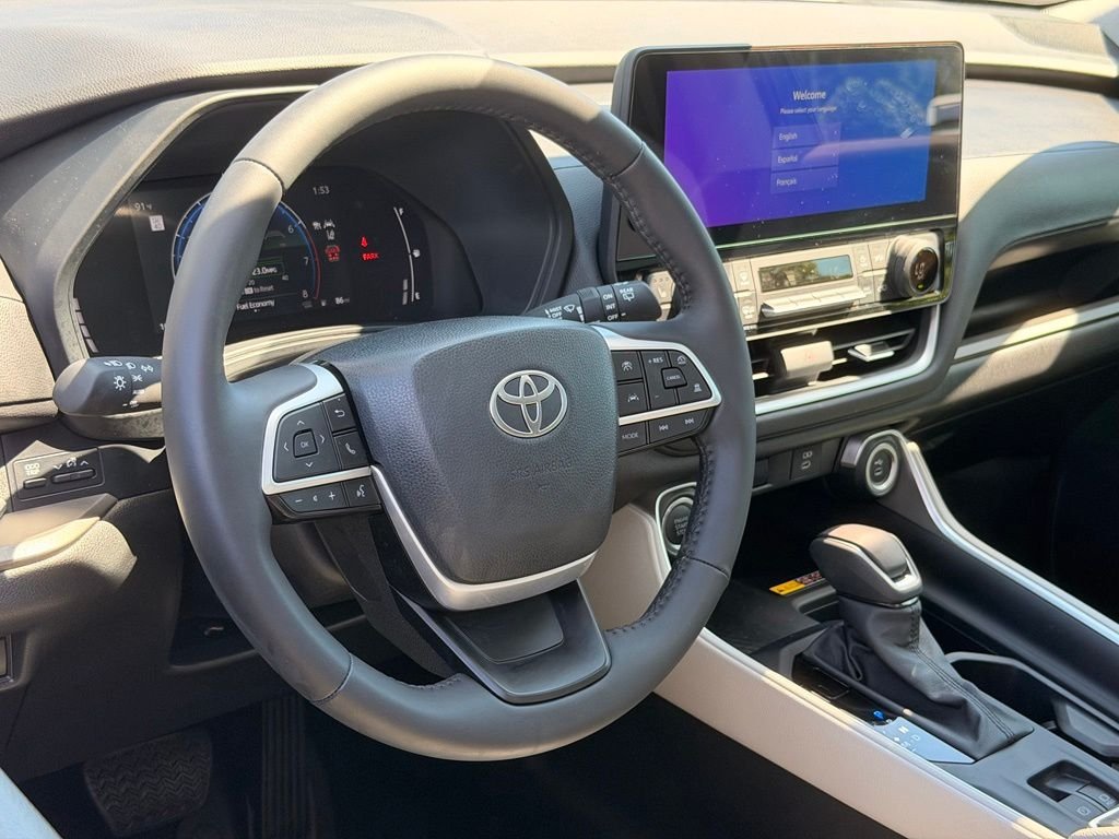 Used 2025 Black Toyota XLE image 20