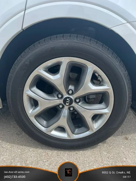 Used 2020 Silver Kia SX Sport Utility 4D image 13