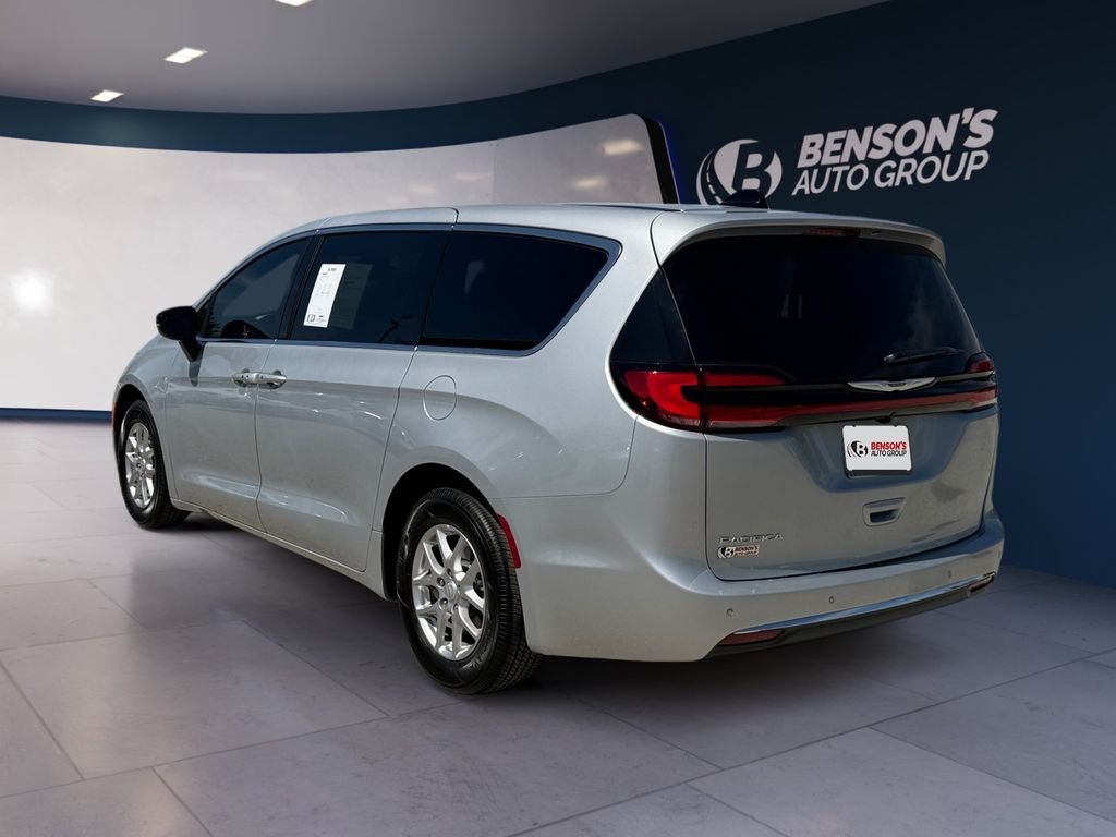 Used 2026 Silver Chrysler Select image 3