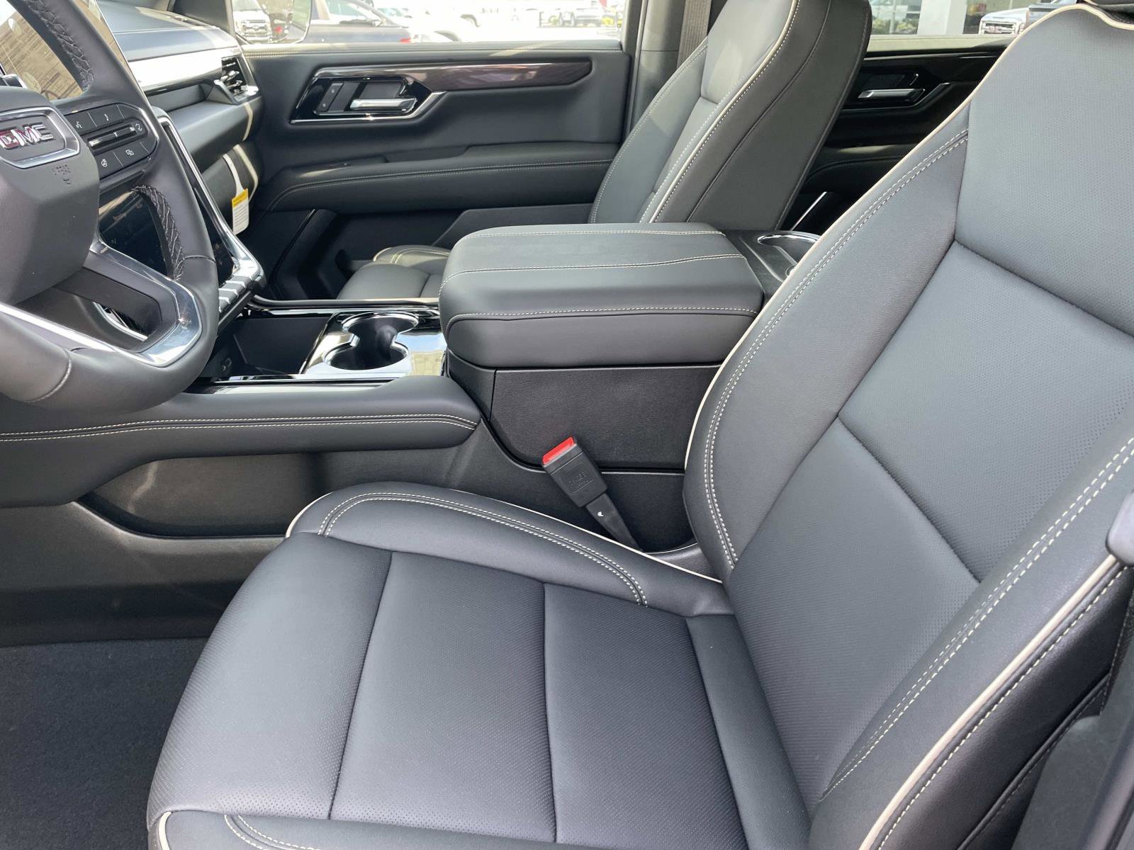 2026 GMC Yukon XL Elevation - Photo 22