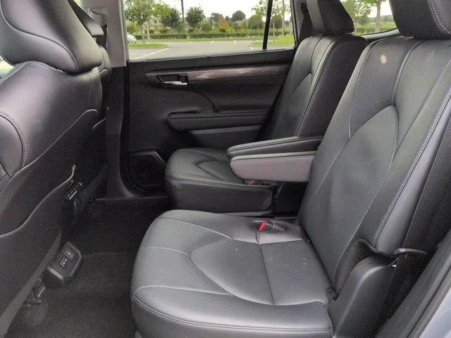Certified Used 2024  Toyota Limited image 14