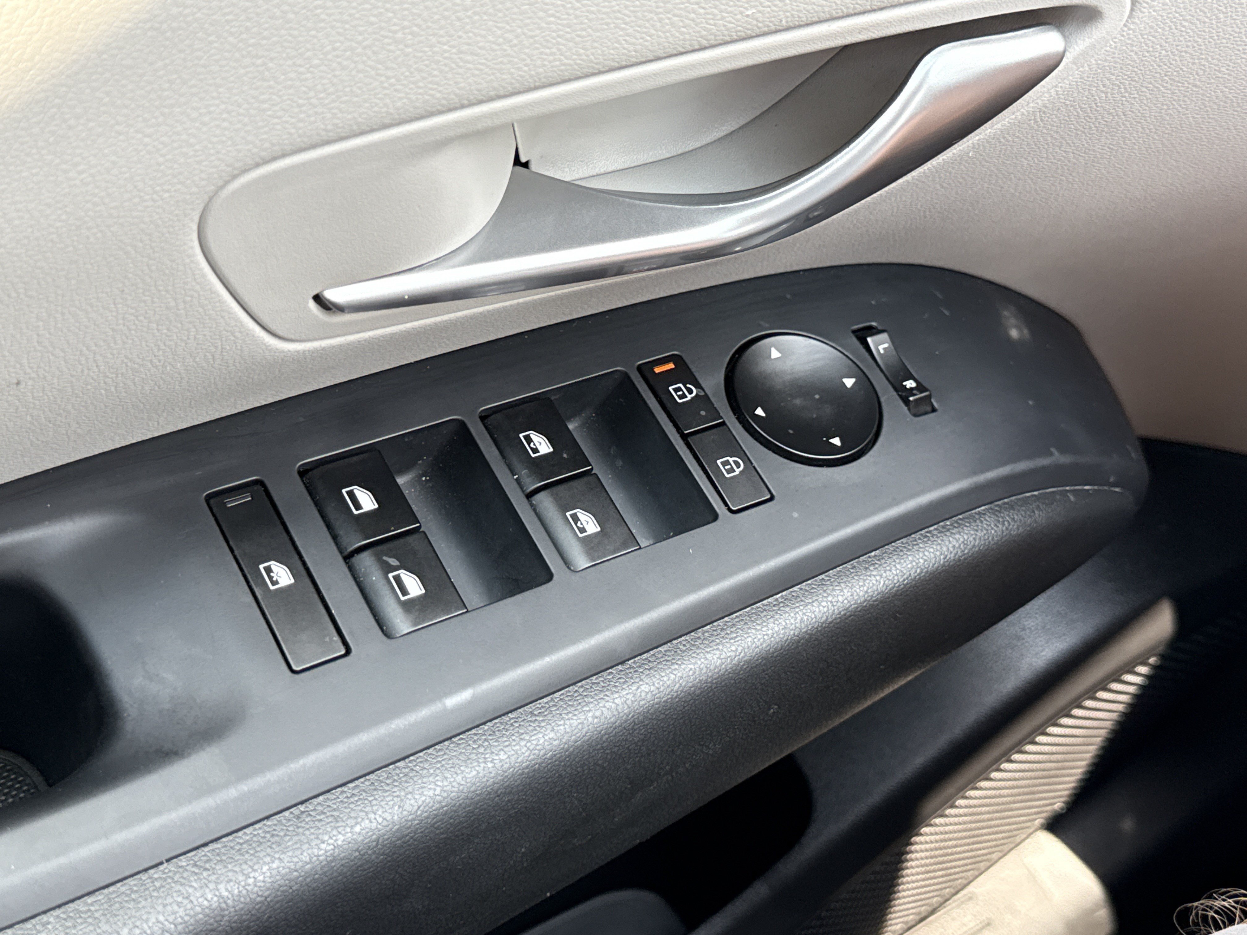 2025 Hyundai Tucson SEL - Photo 16