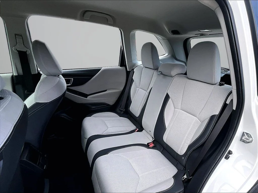 Used 2023 White Subaru Base image 27
