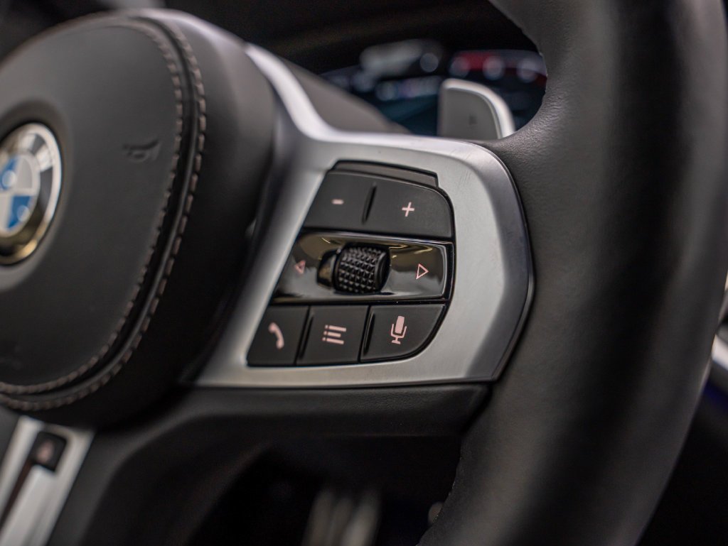 Used 2020 Black Sapphire Metallic BMW M50i image 33