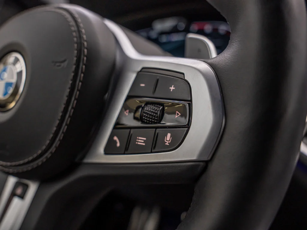 Used 2020 Black Sapphire Metallic BMW M50i image 33