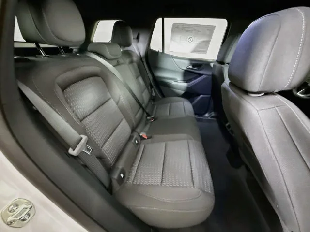 New 2027 Summit White Chevrolet LT image 27