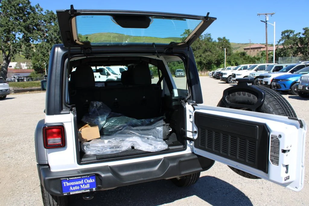 New 2026 Bright White Clear-Coat Exterior Paint Jeep Sport image 11