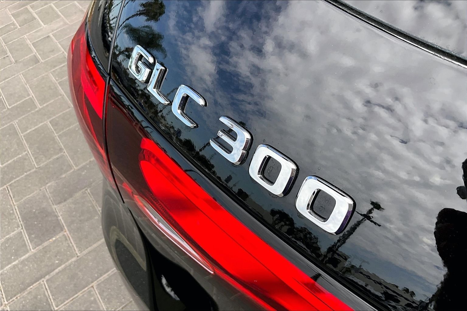 Used 2026 Black Mercedes-Benz GLC 300 image 8